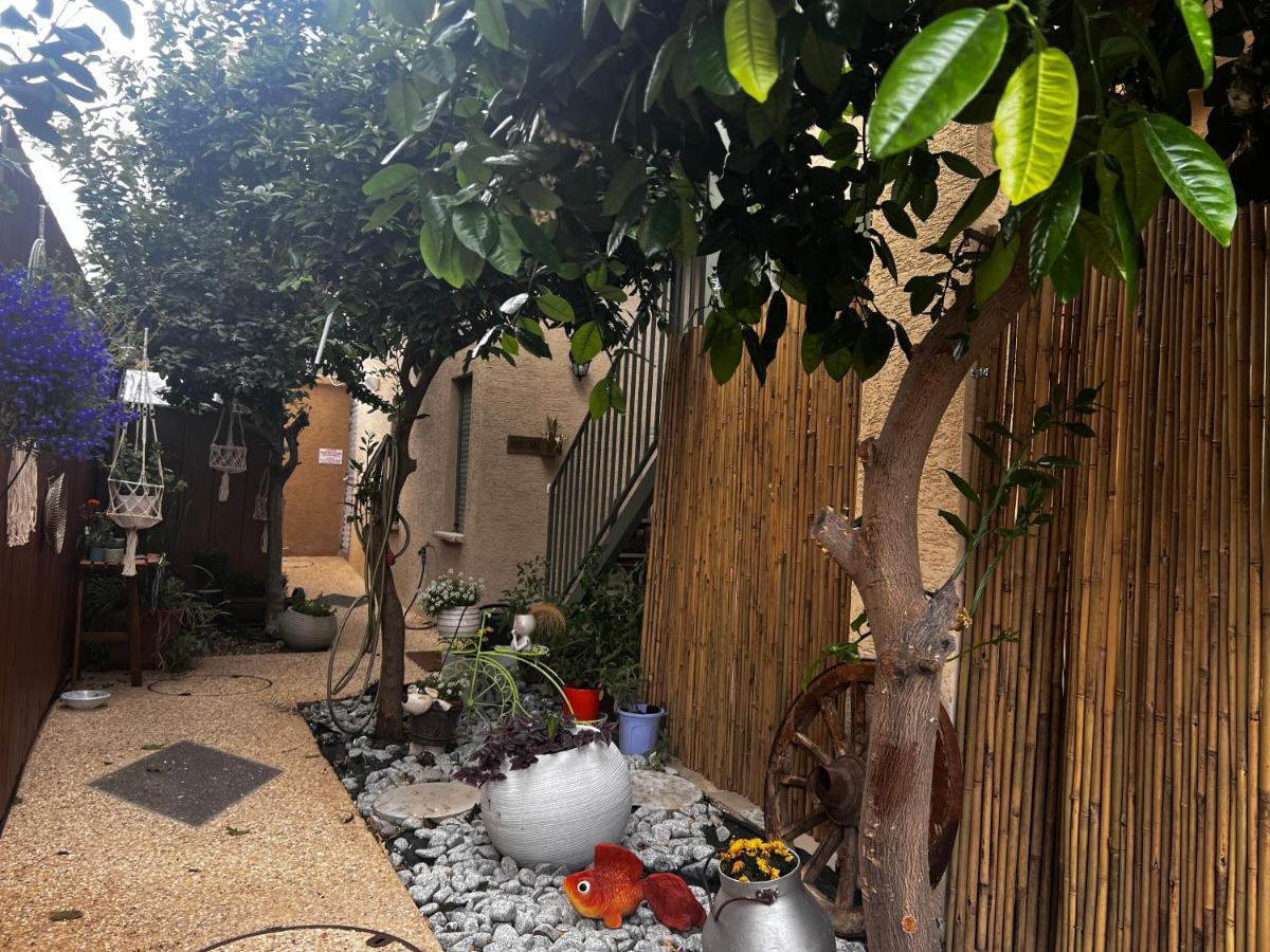 הפינה של טלי בנהריה - אירוח וספא בריאות מחומם Lejlighed Eksteriør billede